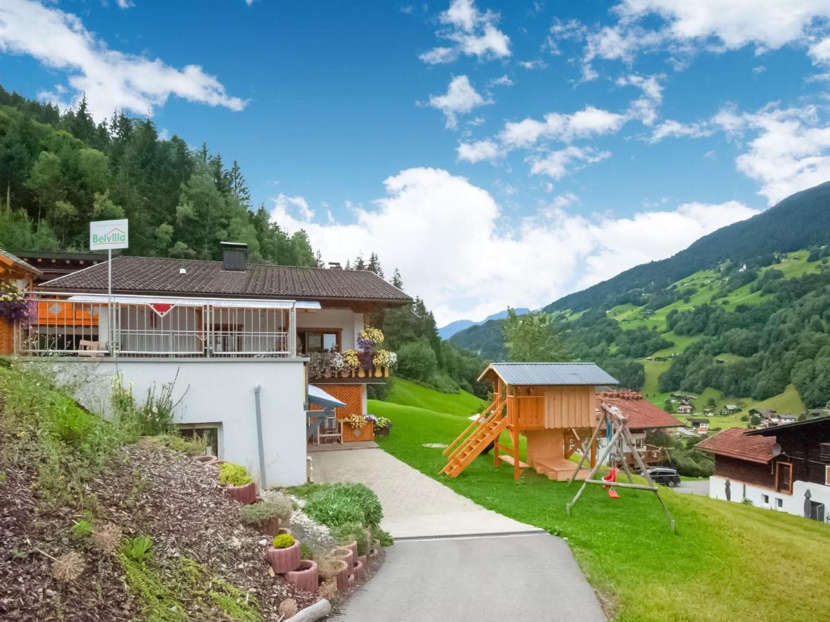 On The Mountainside In Appartement Silbertal